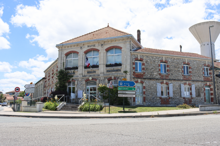 #Canicule | Adaptation exceptionnelle des horaires des services municipaux 🌡️🔴